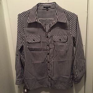 Two linear shirts with collars